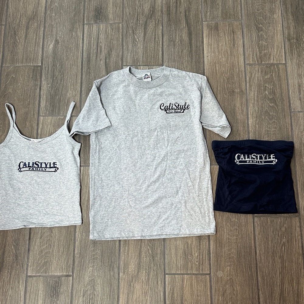 Forever 21 Gray and Navy women’s Set. Tank top tube top and t shirt size small.